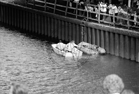 "Wikingerkaiser" Buthjata bei der Eröffnung der neuen Amalienbrücke