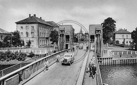 Cäcilienbrücke und Damm in den 1930er Jahren