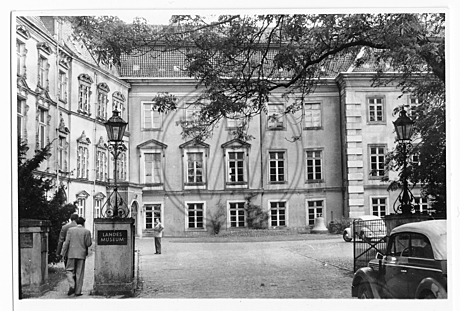 Schloss mit Landesmuseum