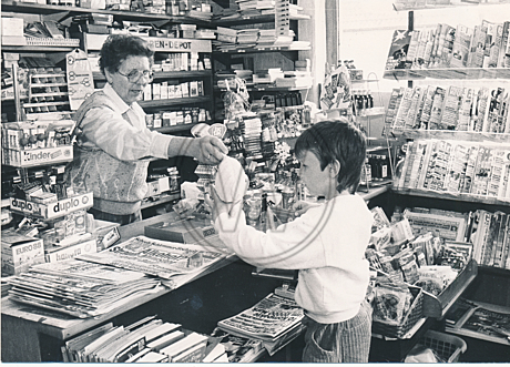 Laden von Hildegard Neumann in der Dedestraße 1988