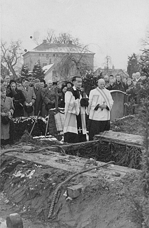 Beerdigung auf dem Friedhof der Dreifaltigkeitskirche, Osternburg
