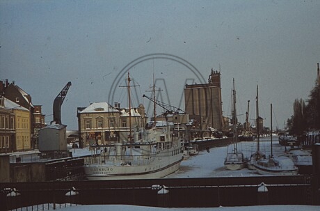 Winterlicher Hafen