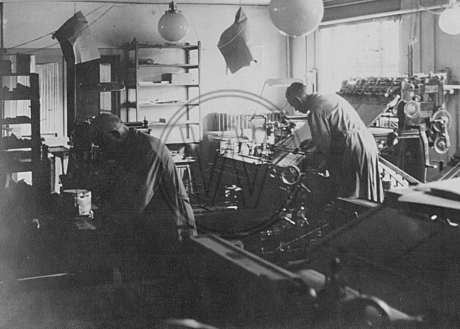 In der Buchdruckerei Karl Postel 1944